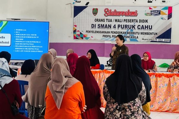 DUKUNGAN PENUH ORANGTUA DAN WALI PESERTA DIDIK PADA PROGRAM STRATEGIS SMAN 4 PURUK CAHU.